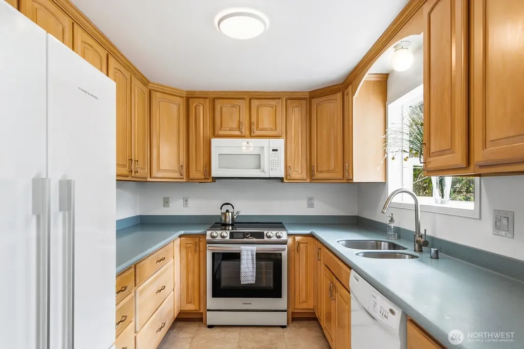 3302 177th Place SW Lynnwood WA 98037