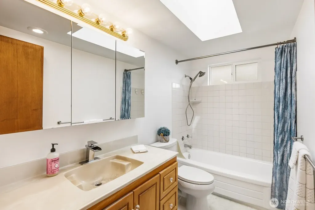 3302 177th Place SW Lynnwood WA 98037