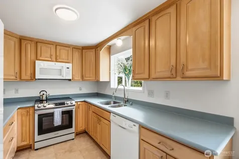 3302 177th Place SW Lynnwood WA 98037