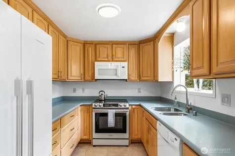 3302 177th Place SW Lynnwood WA 98037
