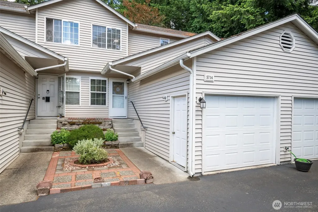 5714 99th Street Ct E Puyallup WA 98373