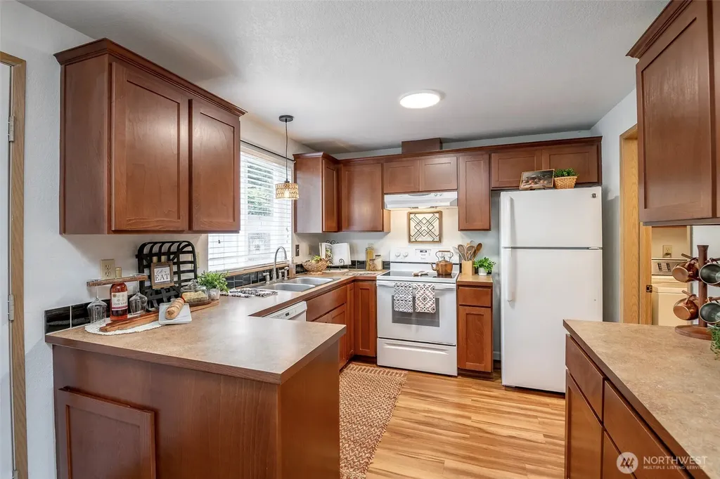 5714 99th Street Ct E Puyallup WA 98373