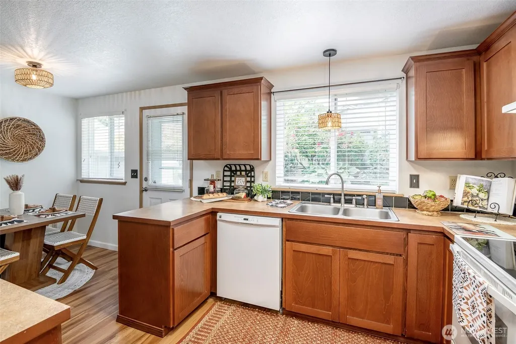5714 99th Street Ct E Puyallup WA 98373