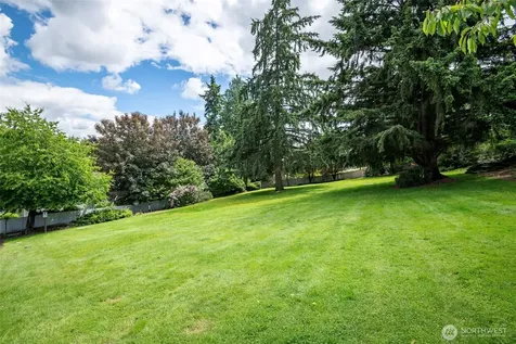 5714 99th Street Ct E Puyallup WA 98373