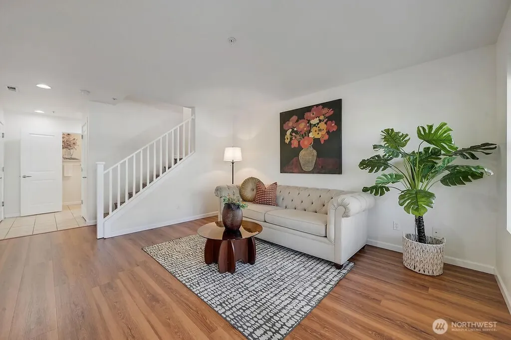 21262 40th Way S Seatac WA 98198