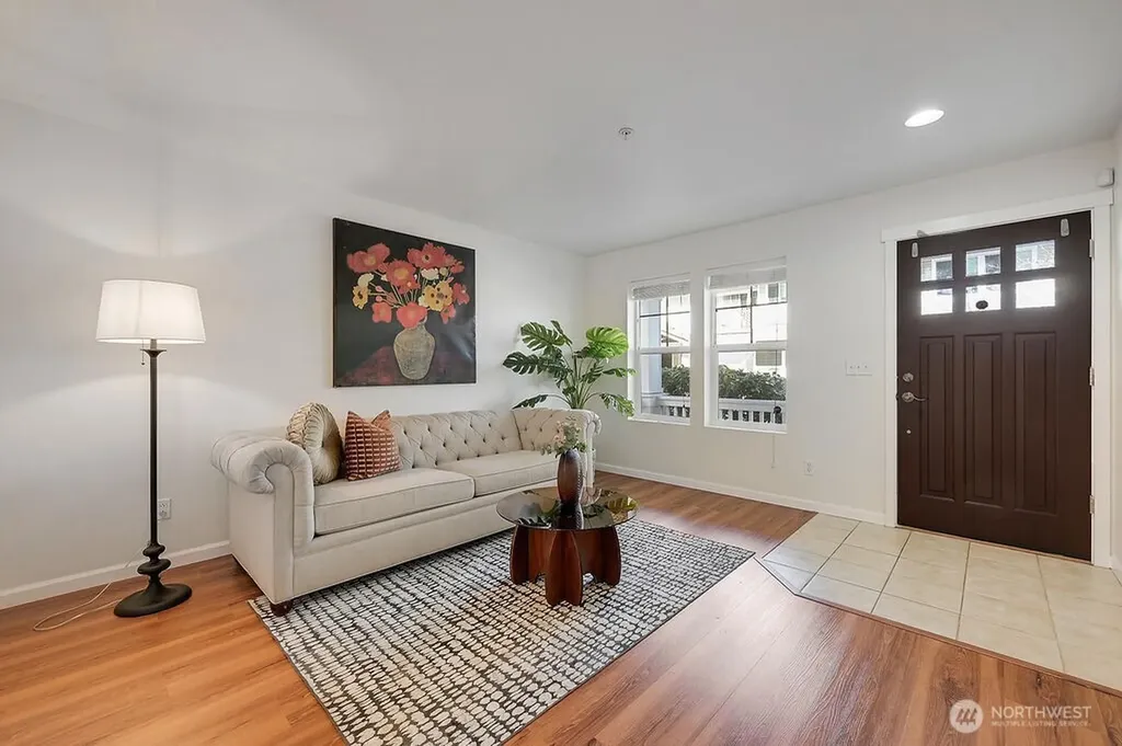 21262 40th Way S Seatac WA 98198