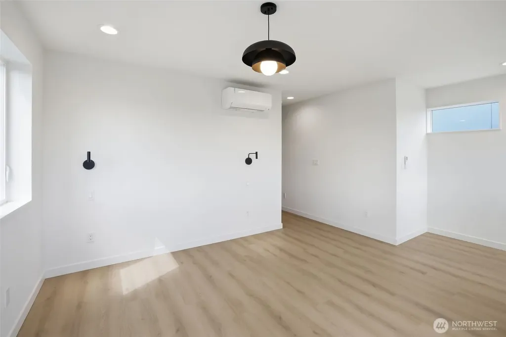 4517 35th Avenue S Seattle WA 98118