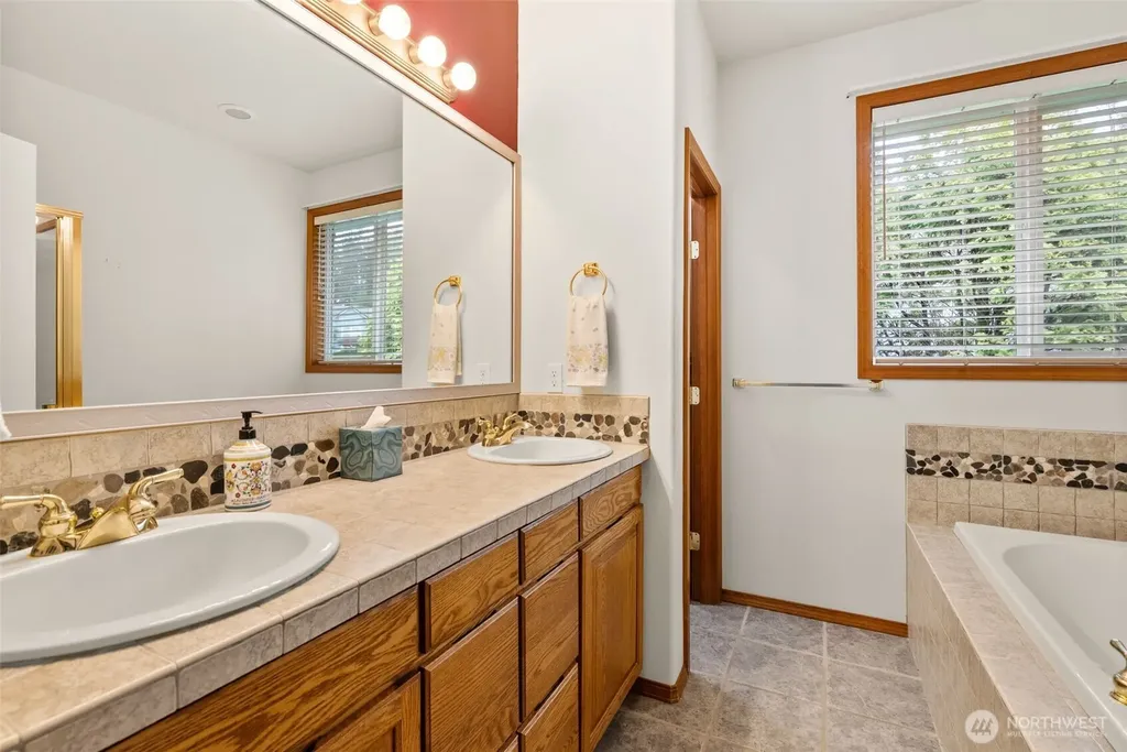 4129 Campus Green Loop NE Lacey WA 98516