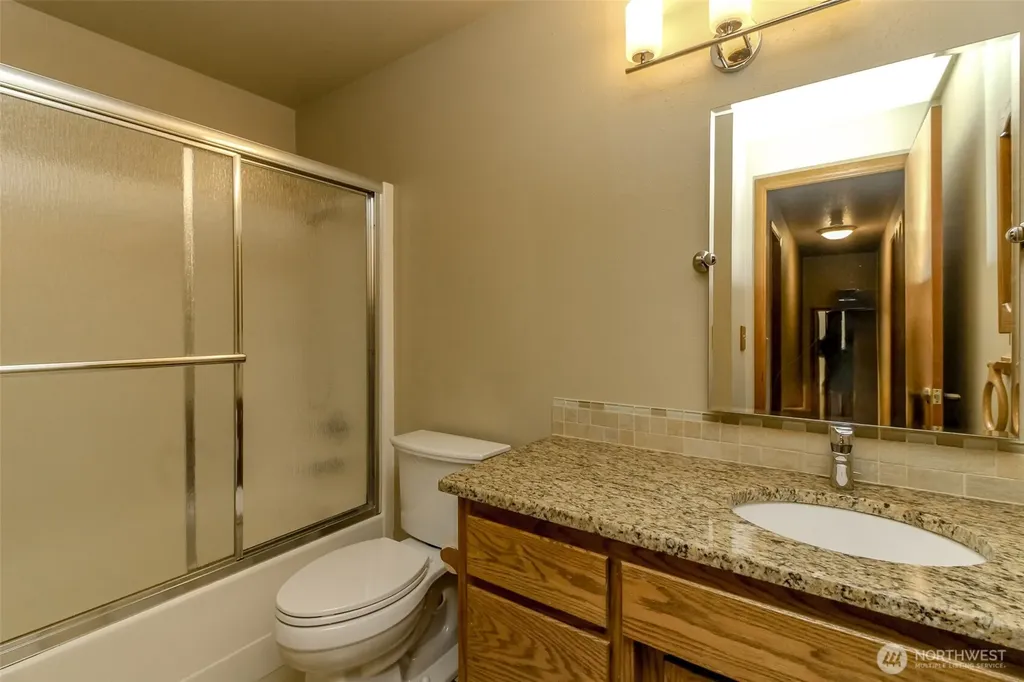 27813 187th Avenue SE Covington WA 98042