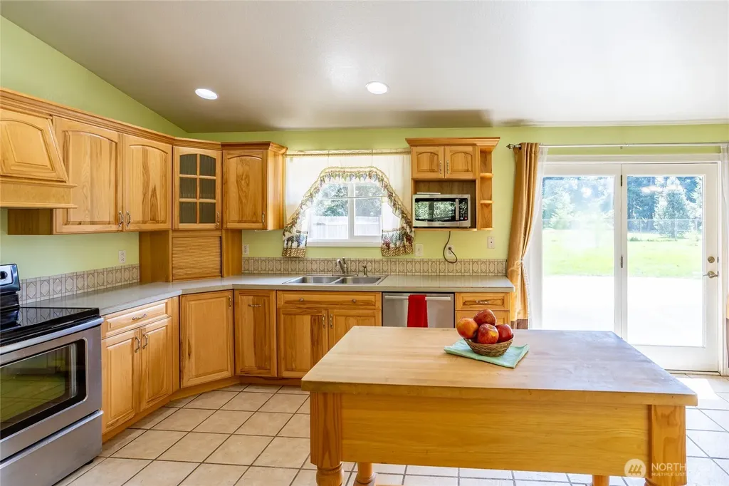112 Holli Lane Centralia WA 98531