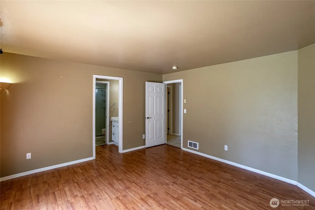 112 Holli Lane Centralia WA 98531