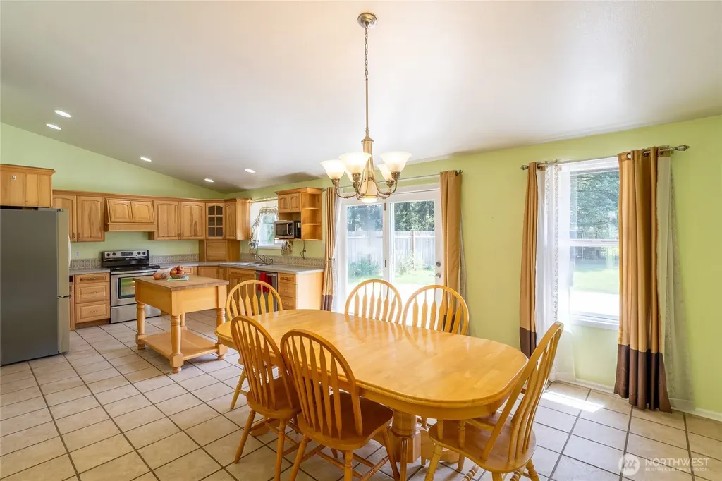 112 Holli Lane Centralia WA 98531