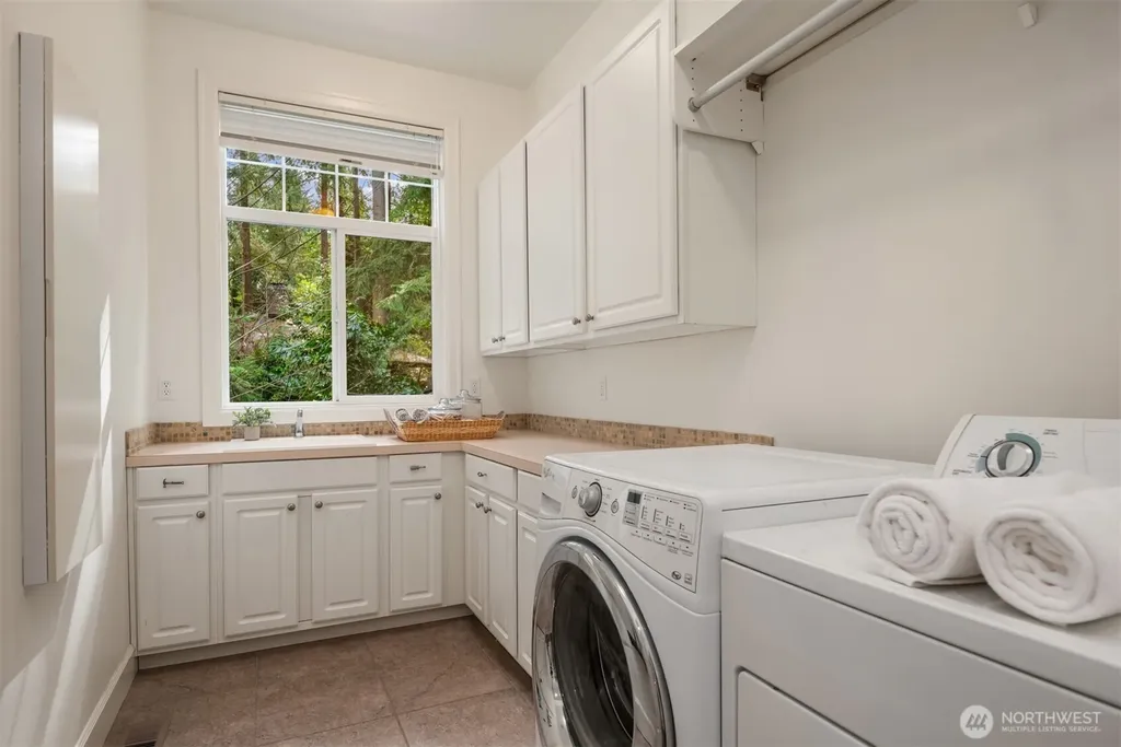 13609 NE 28th Street Bellevue WA 98005