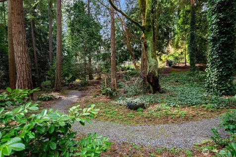 13609 NE 28th Street Bellevue WA 98005