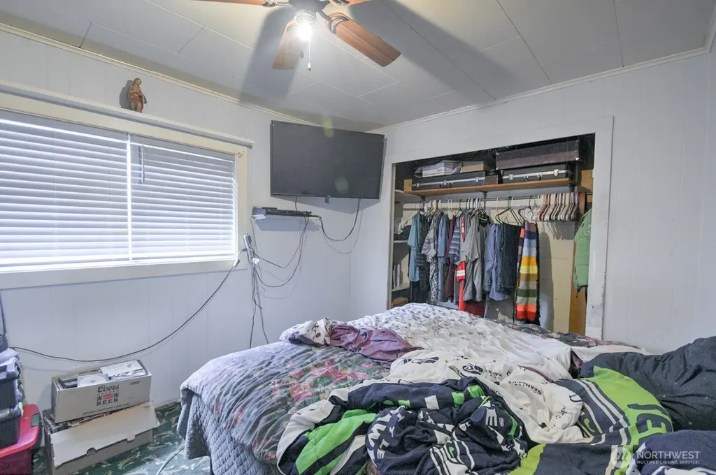 242 Main Street Onalaska WA 98570