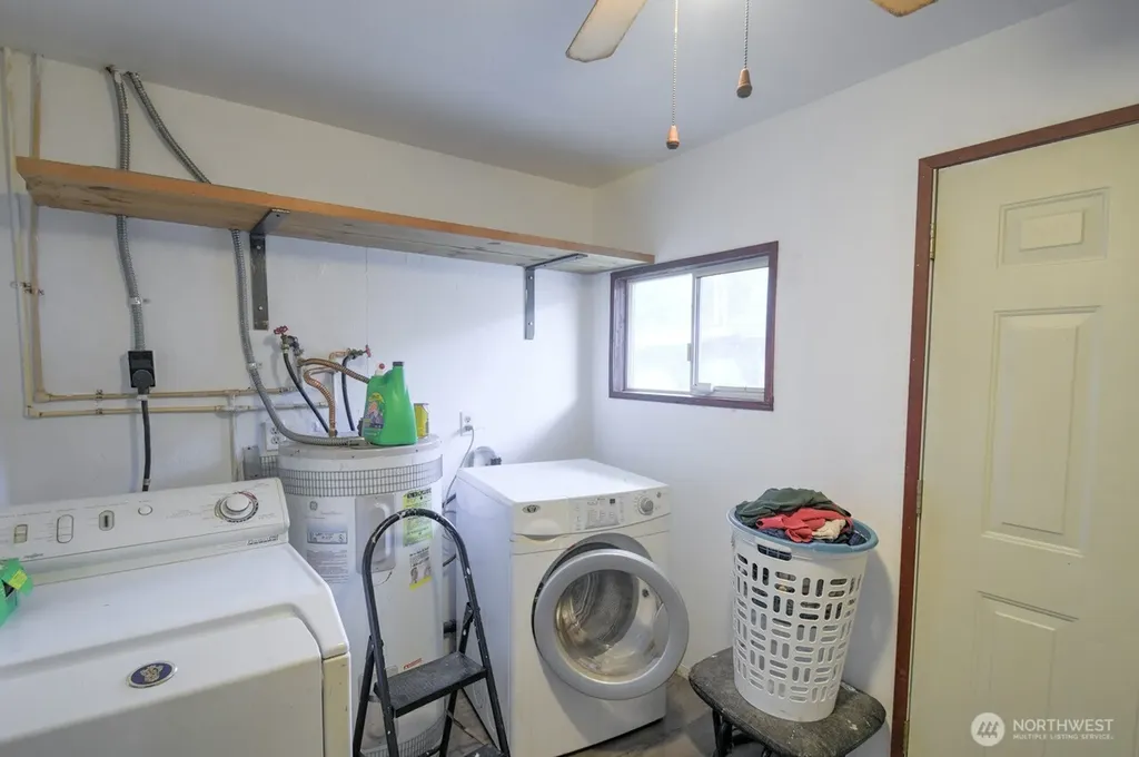 242 Main Street Onalaska WA 98570