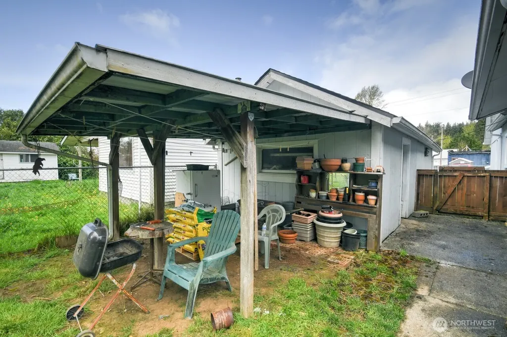 242 Main Street Onalaska WA 98570