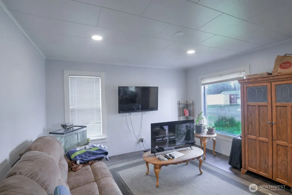 242 Main Street Onalaska WA 98570