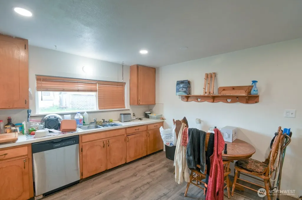 242 Main Street Onalaska WA 98570