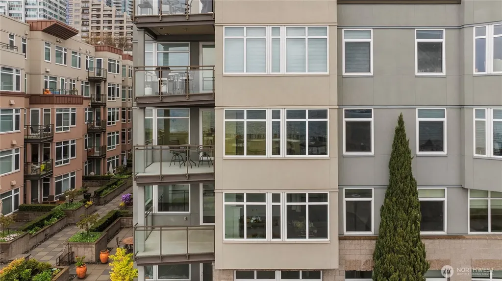 1900 Alaskan Way Seattle WA 98101