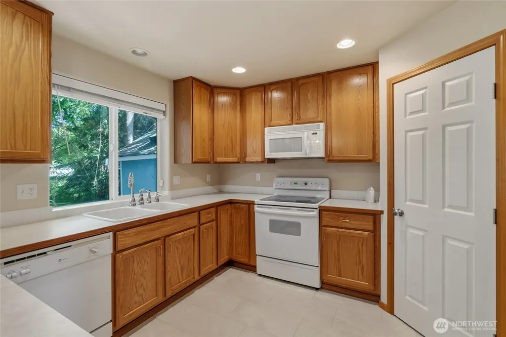 5711 Pasinetti Street E Fife WA 98424