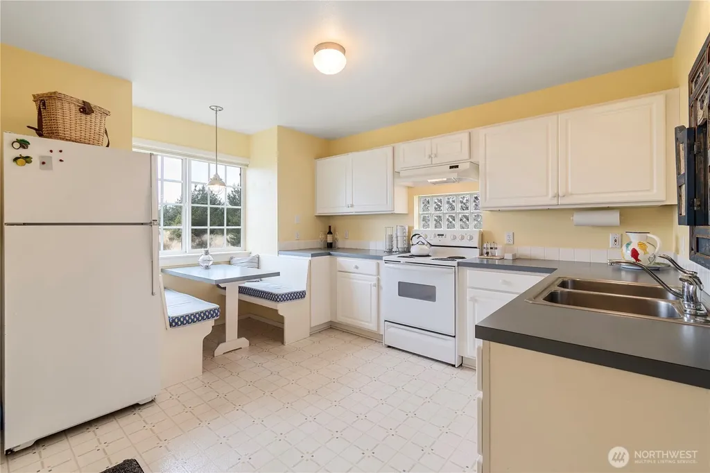 20713 Pacifc Way Ocean Park WA 98640