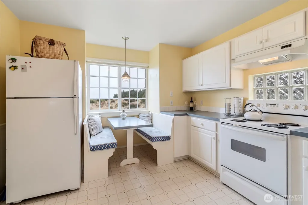 20713 Pacifc Way Ocean Park WA 98640