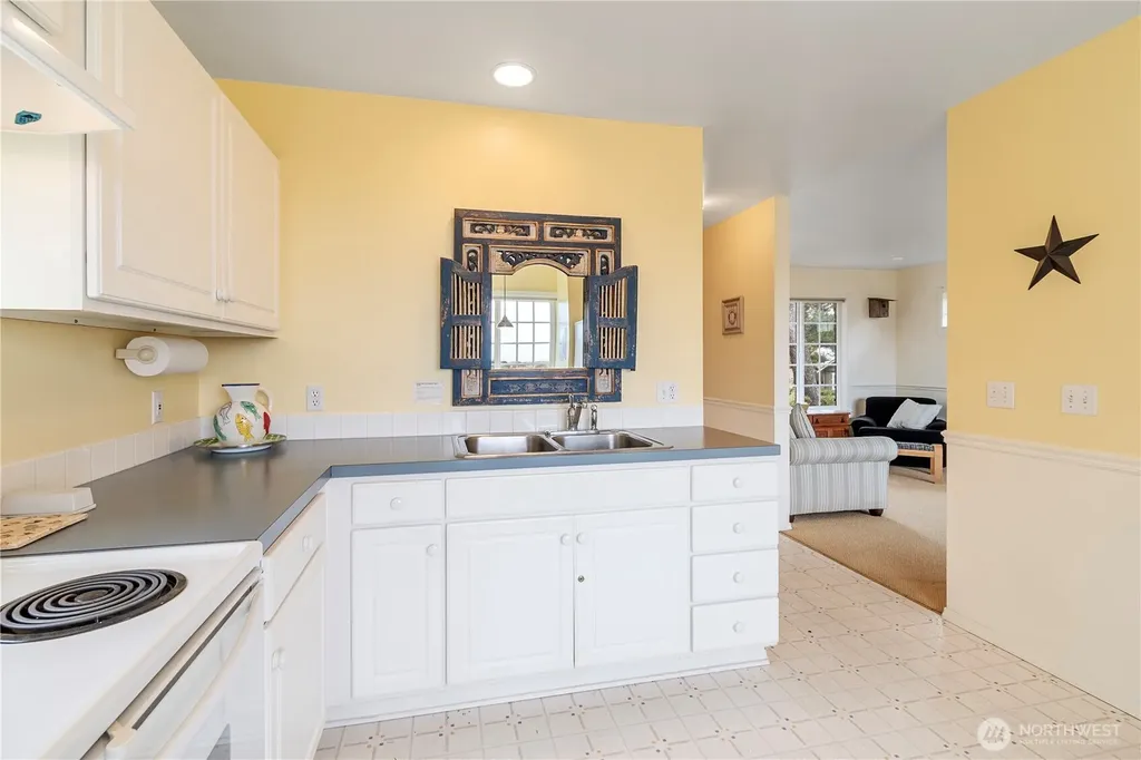 20713 Pacifc Way Ocean Park WA 98640