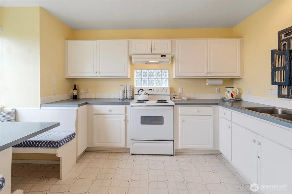 20713 Pacifc Way Ocean Park WA 98640