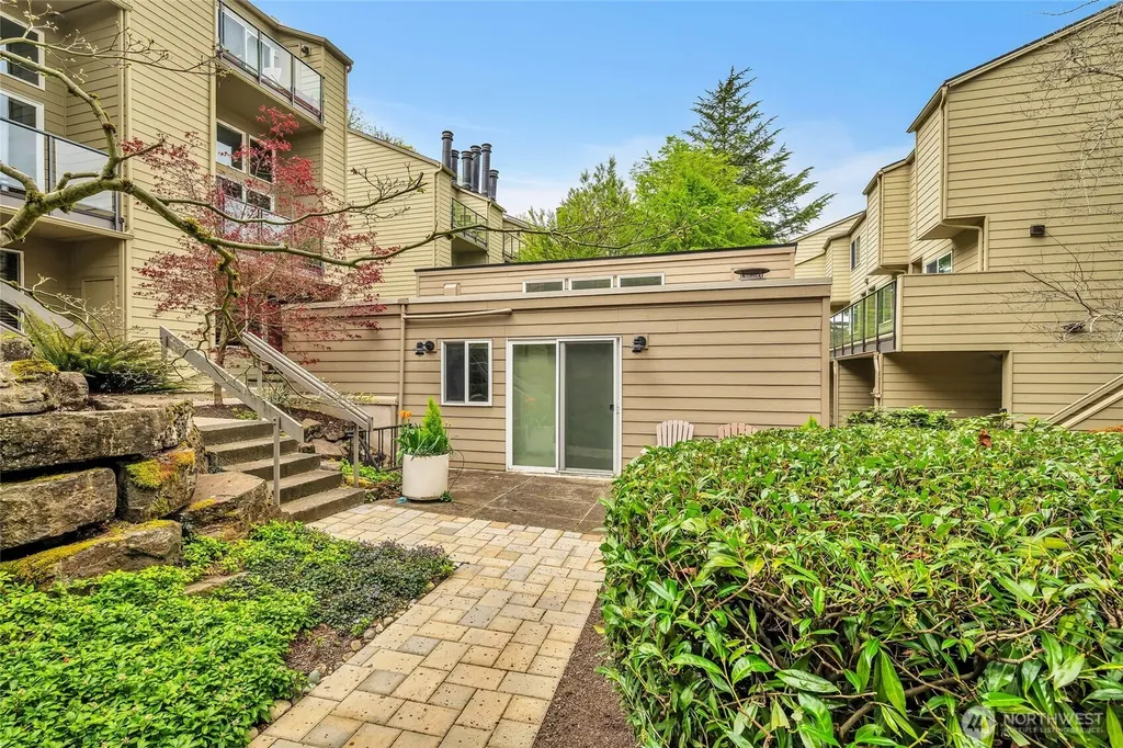 2939 76th Avenue SE Mercer Island WA 98040