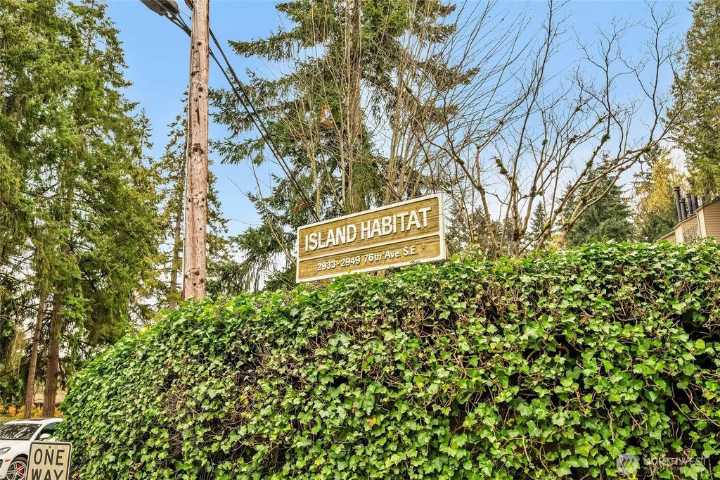 2939 76th Avenue SE Mercer Island WA 98040