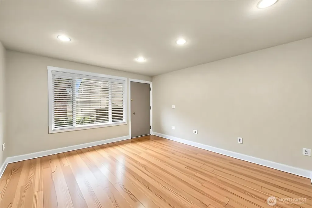 2939 76th Avenue SE Mercer Island WA 98040