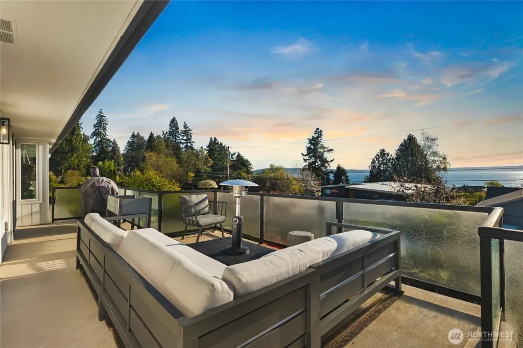 18174 Brittany Drive SW Normandy Park WA 98166