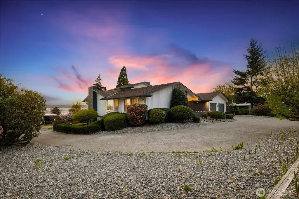 18174 Brittany Drive SW Normandy Park WA 98166
