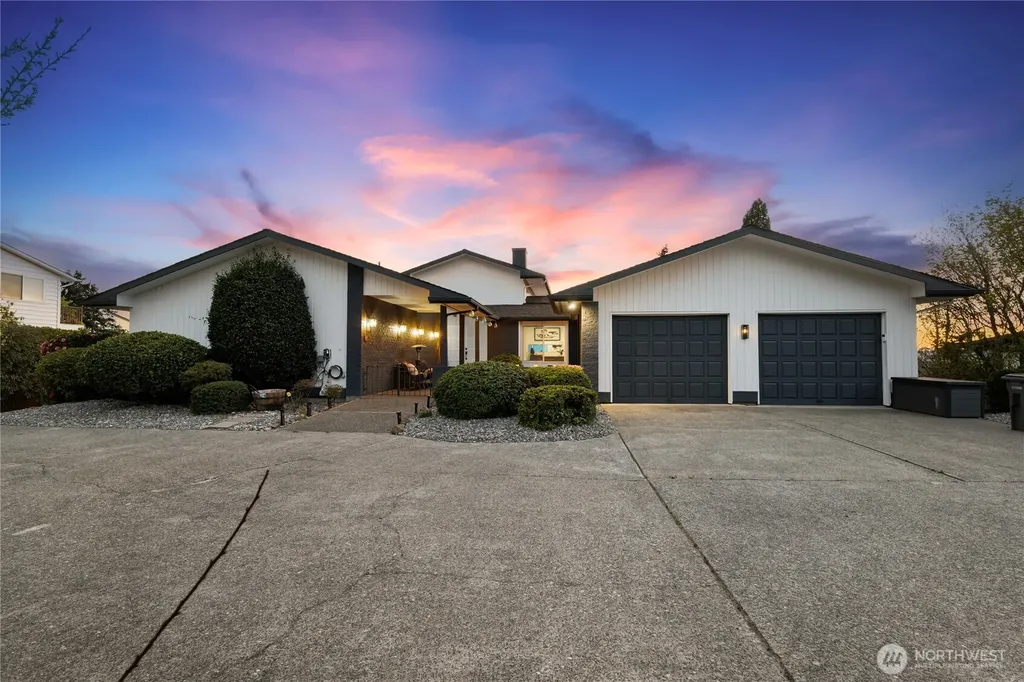 18174 Brittany Drive SW Normandy Park WA 98166