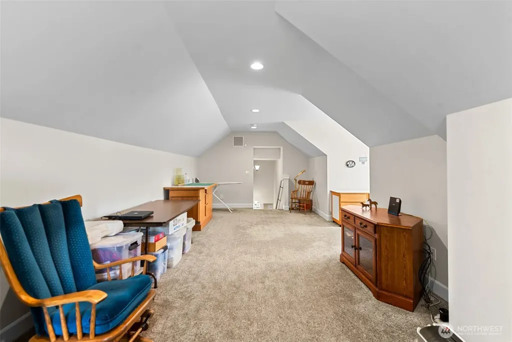 2741 SE Falcon View Drive East Wenatchee WA 98802