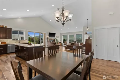 2741 SE Falcon View Drive East Wenatchee WA 98802
