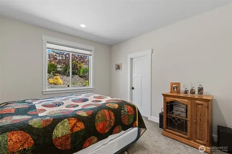 2741 SE Falcon View Drive East Wenatchee WA 98802