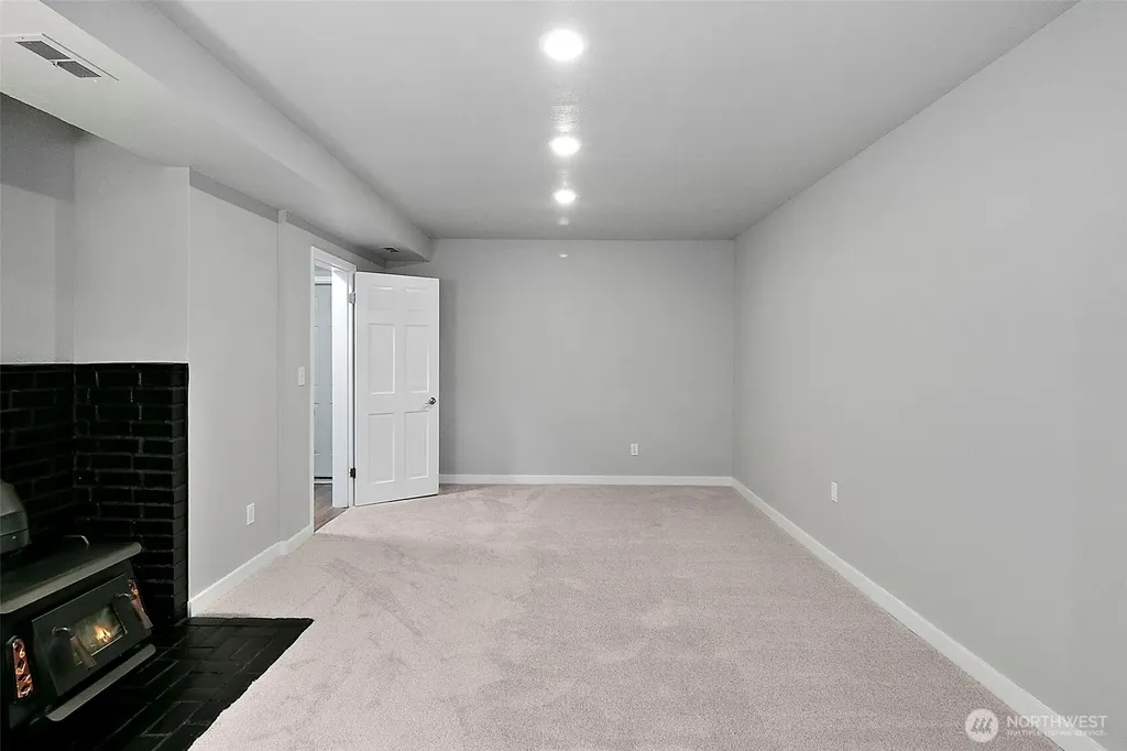 19114 49th Place W Lynnwood WA 98036