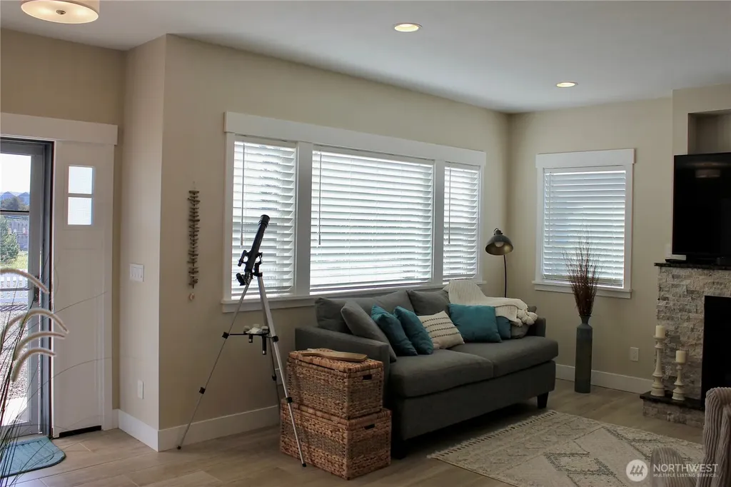 1439 Diamond Head Avenue SW Ocean Shores WA 98569