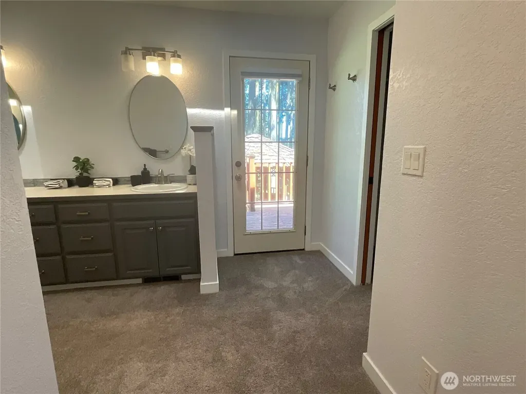 1656 Fern Place Oak Harbor WA 98277