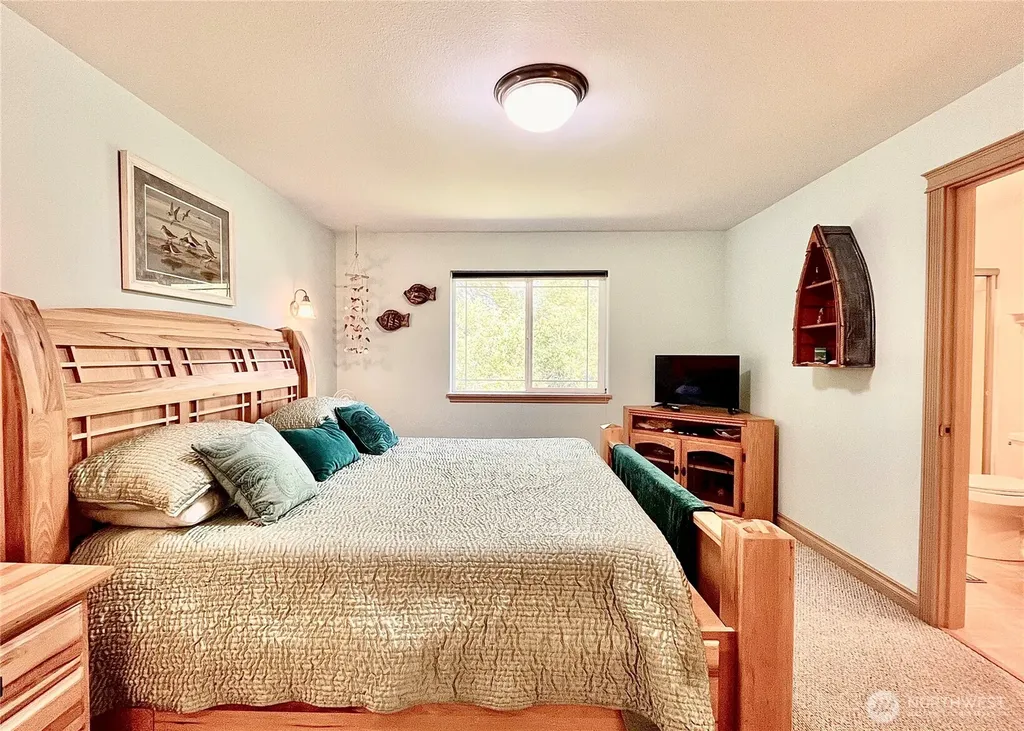 137 N Razor Clam Drive SW Ocean Shores WA 98569