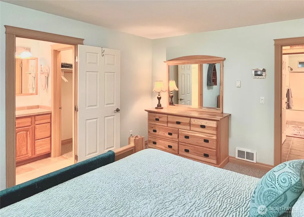 137 N Razor Clam Drive SW Ocean Shores WA 98569