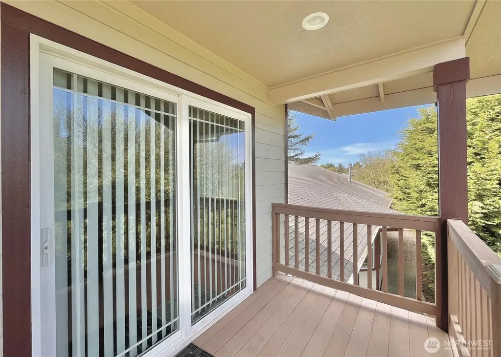 137 N Razor Clam Drive SW Ocean Shores WA 98569