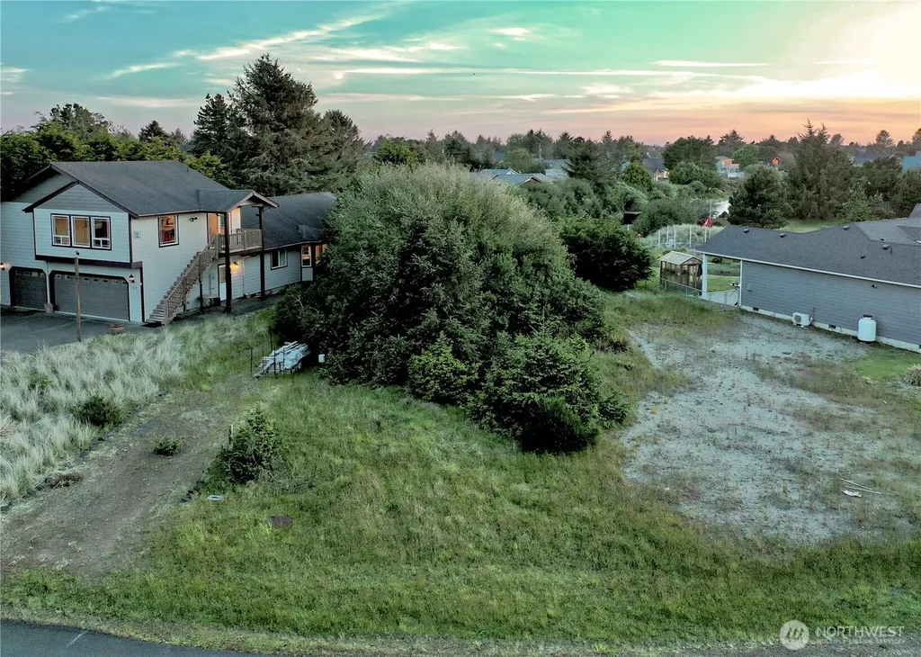 137 N Razor Clam Drive SW Ocean Shores WA 98569