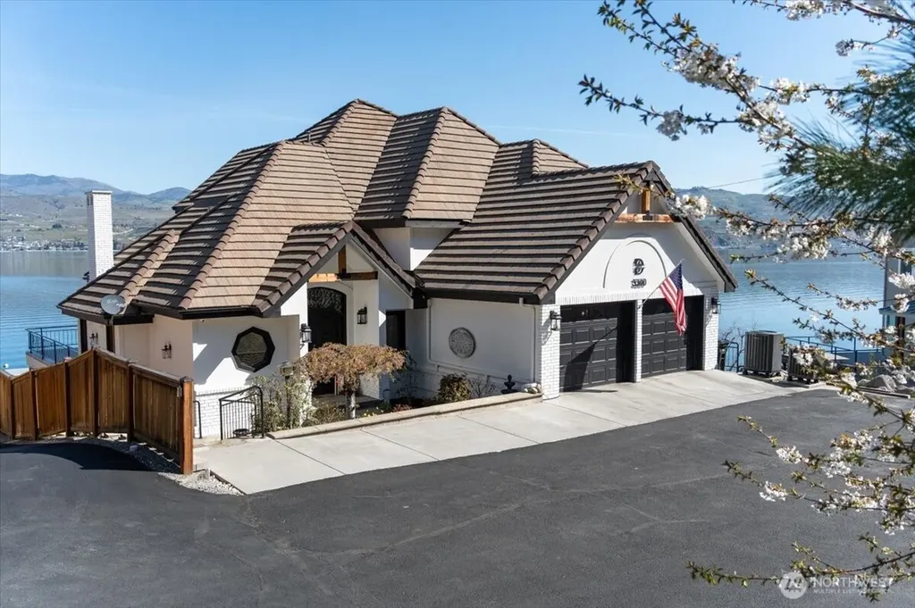 3300 S Lakeshore Road Chelan WA 98816
