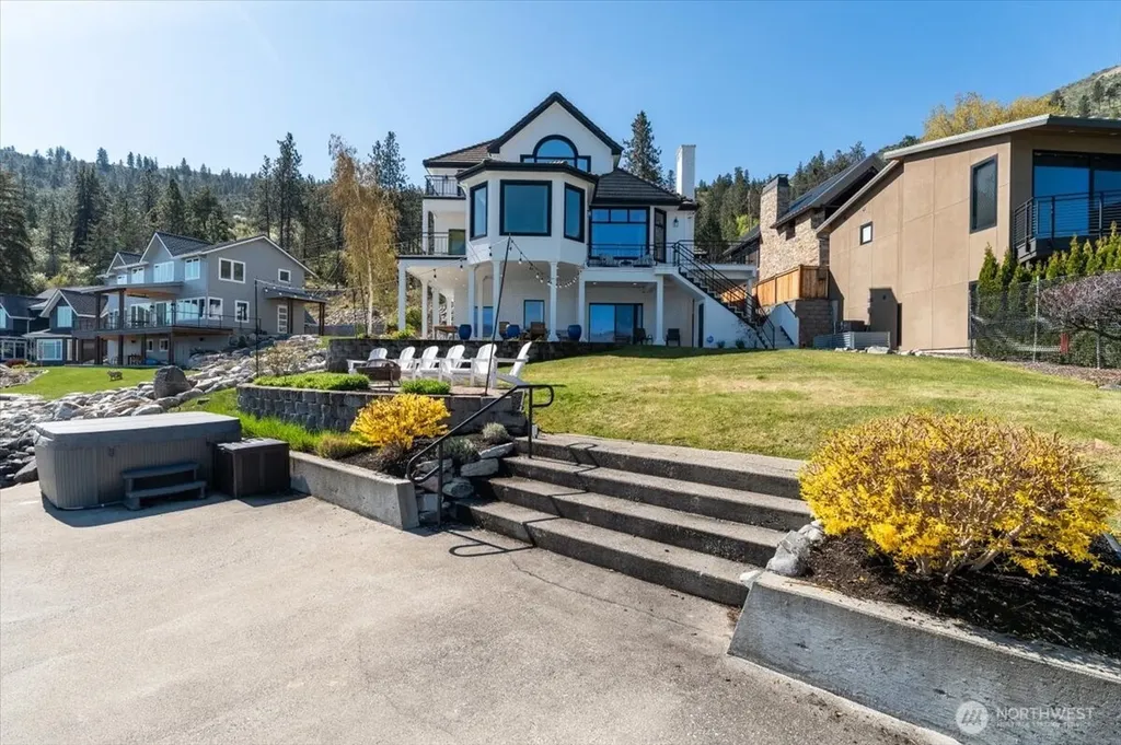 3300 S Lakeshore Road Chelan WA 98816