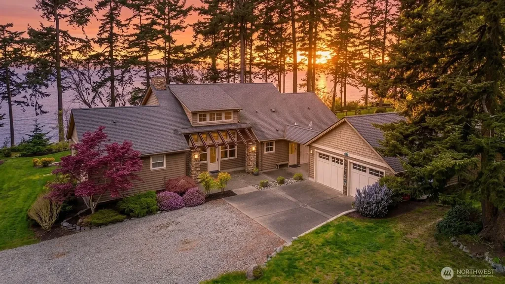 725 N Sunset Drive Camano Island WA 98282