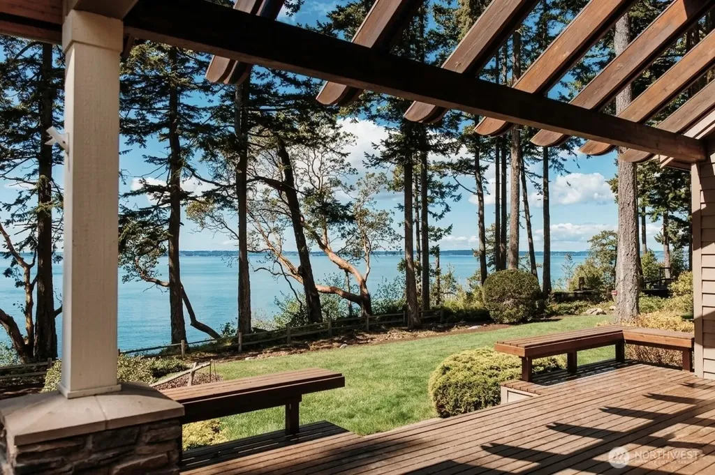 725 N Sunset Drive Camano Island WA 98282