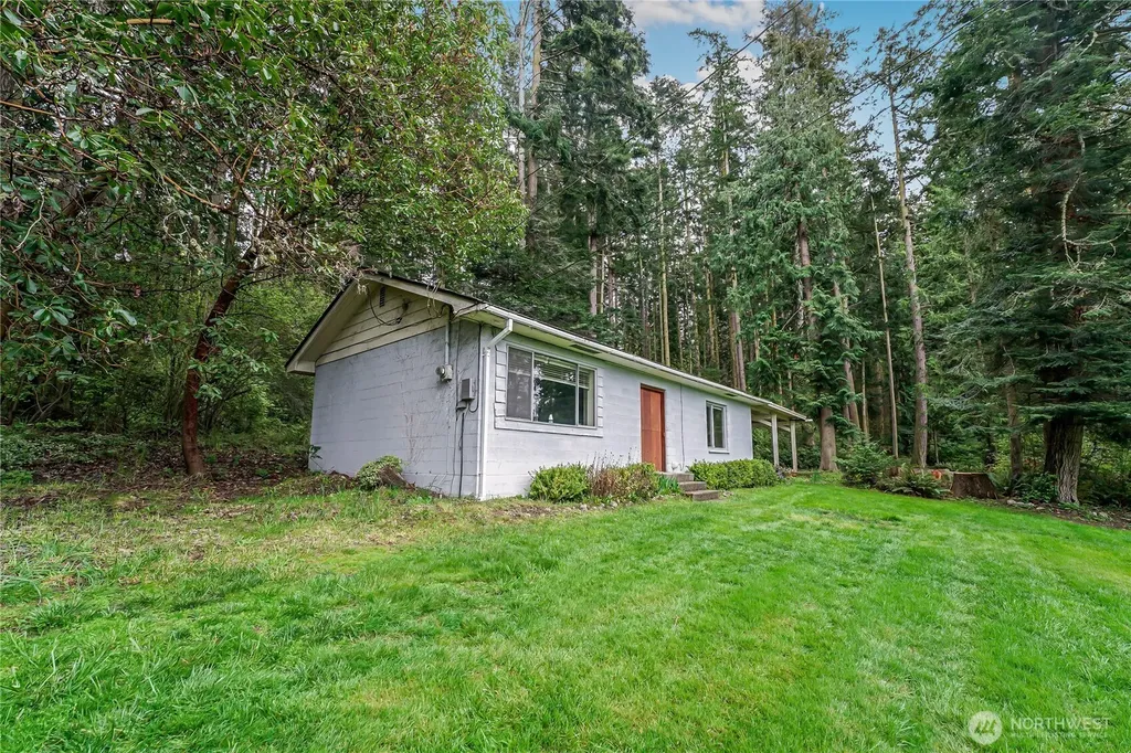 725 N Sunset Drive Camano Island WA 98282